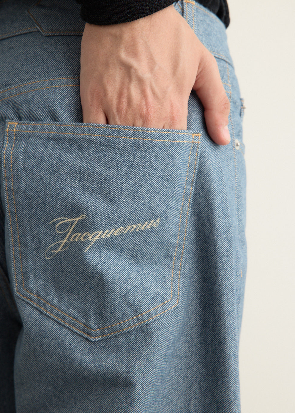 Le De-Nimes Droit Jeans