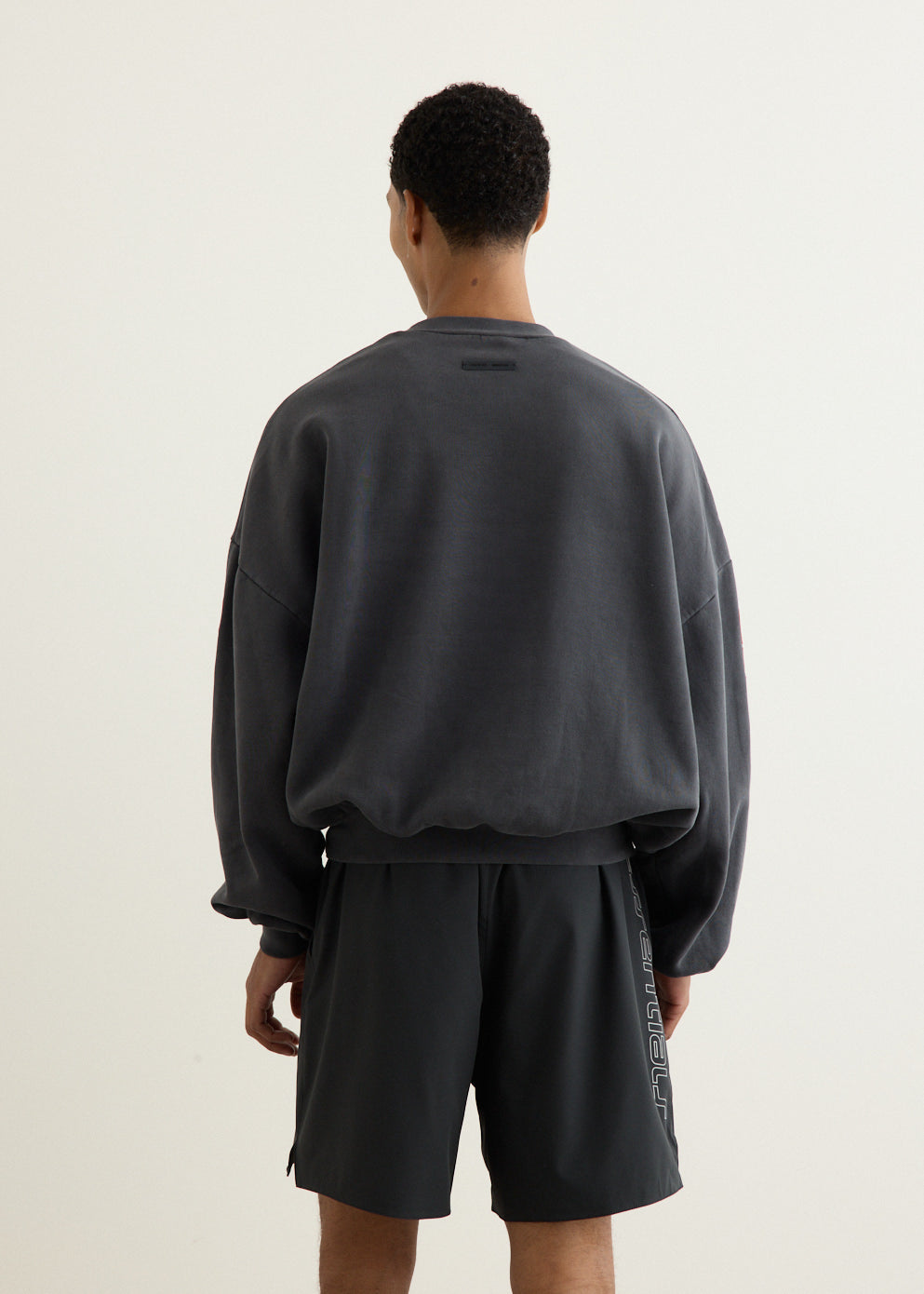 Cropped Relaxed Sweatshirt