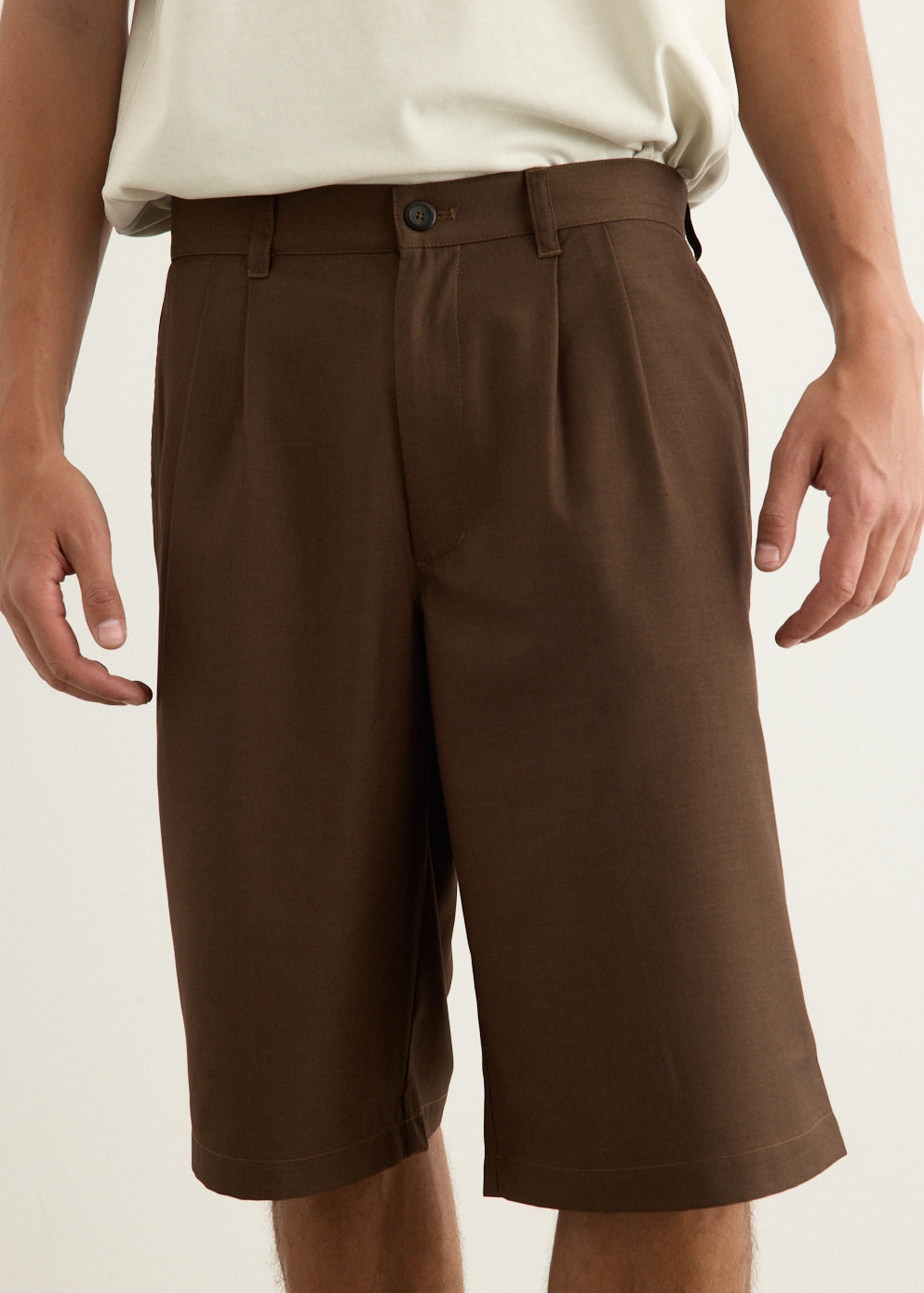 Feliz Two Tuck Walk Shorts