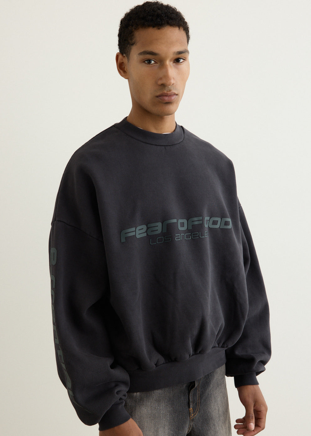 Cropped Relaxed Sweatshirt