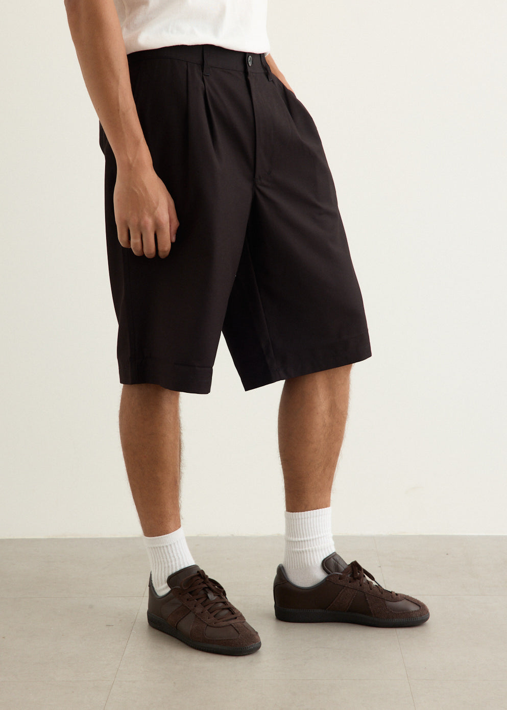 Feliz Two Tuck Walk Shorts