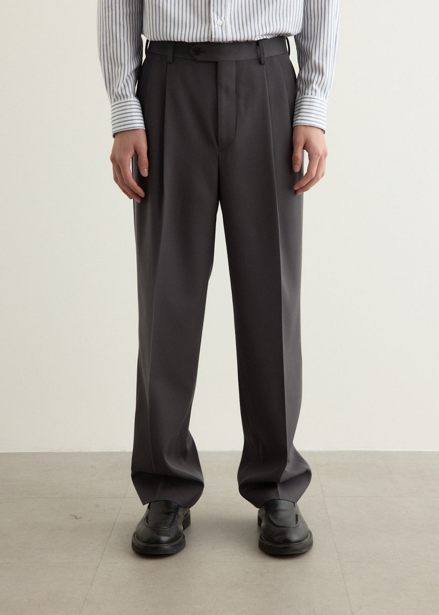 Light Wool Max Gabardine Two-Tuck Slacks