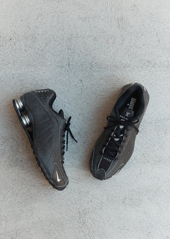 Shox R4 'Distressed Leather' Sneakers