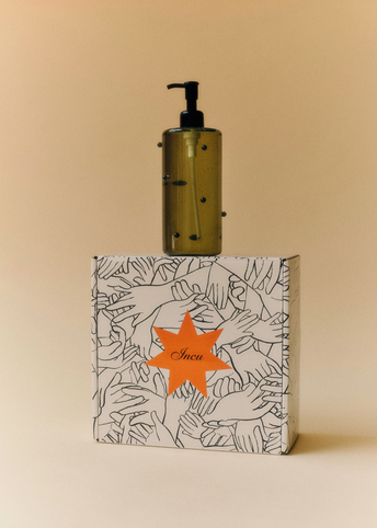 Incu Exclusive In Good Hands Gift Set