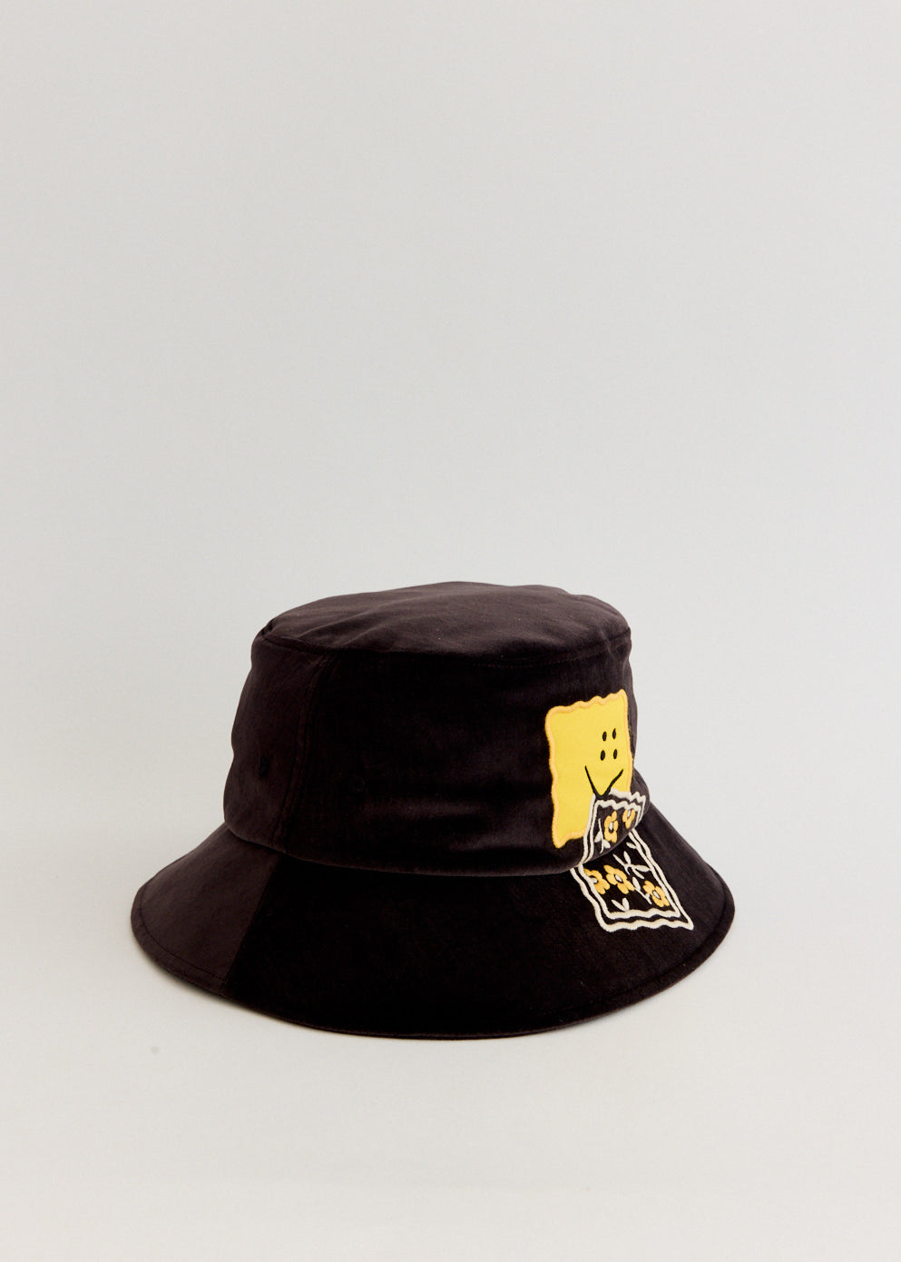 Velveteen Bucket Hat (PECKISH RAINBOWY)