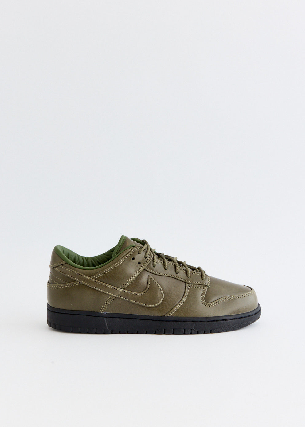 Dunk Low Retro Premium 'Army Olive' Sneakers