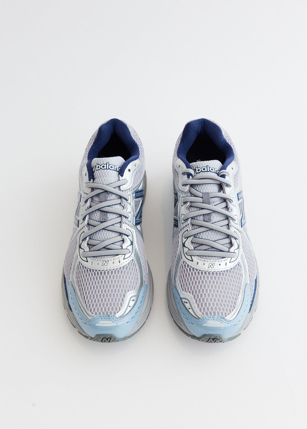860v2 'Arctic Grey' Sneakers