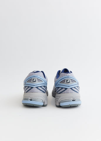 860v2 'Arctic Grey' Sneakers