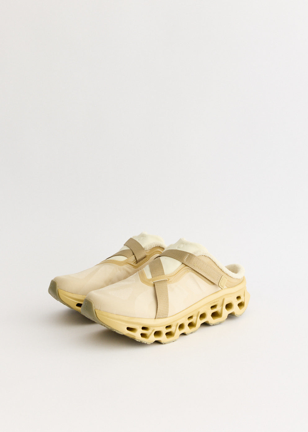 Cloudmonster 3 'Loess Hare' Mules