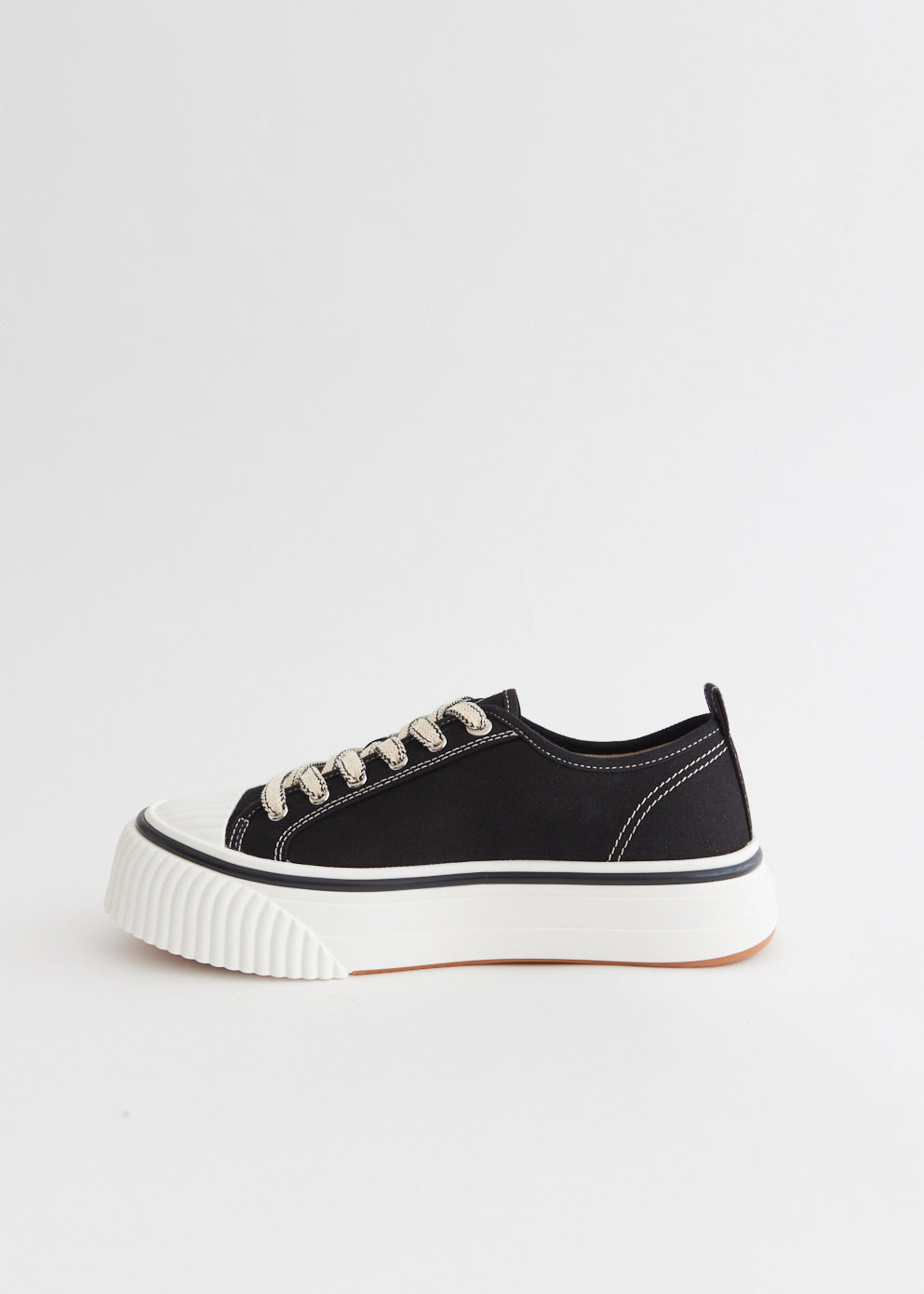 Low Top Ami Sneakers