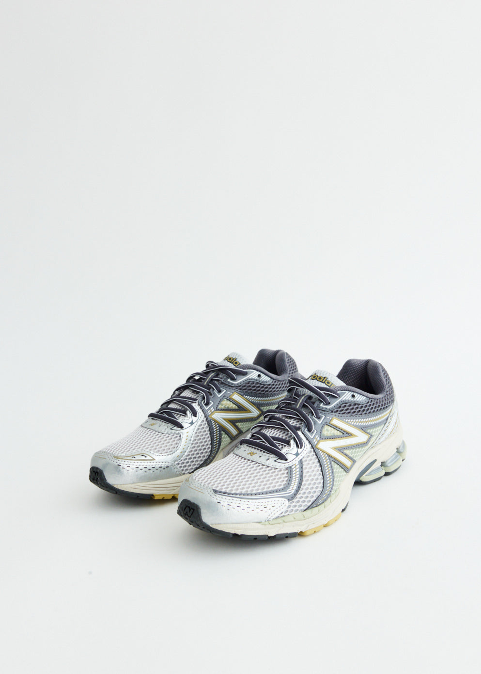 860v2 'Earth' Sneakers