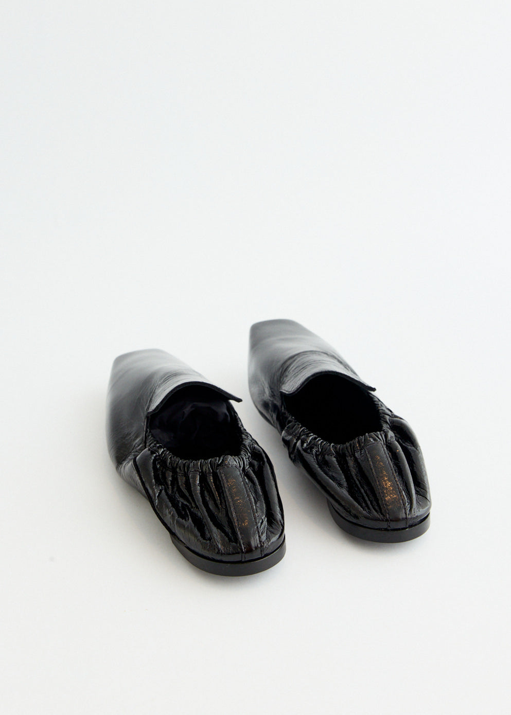 【TOTEME】ブラック Elastic-Back レザー ローファー Elastic Back Leather Loafers