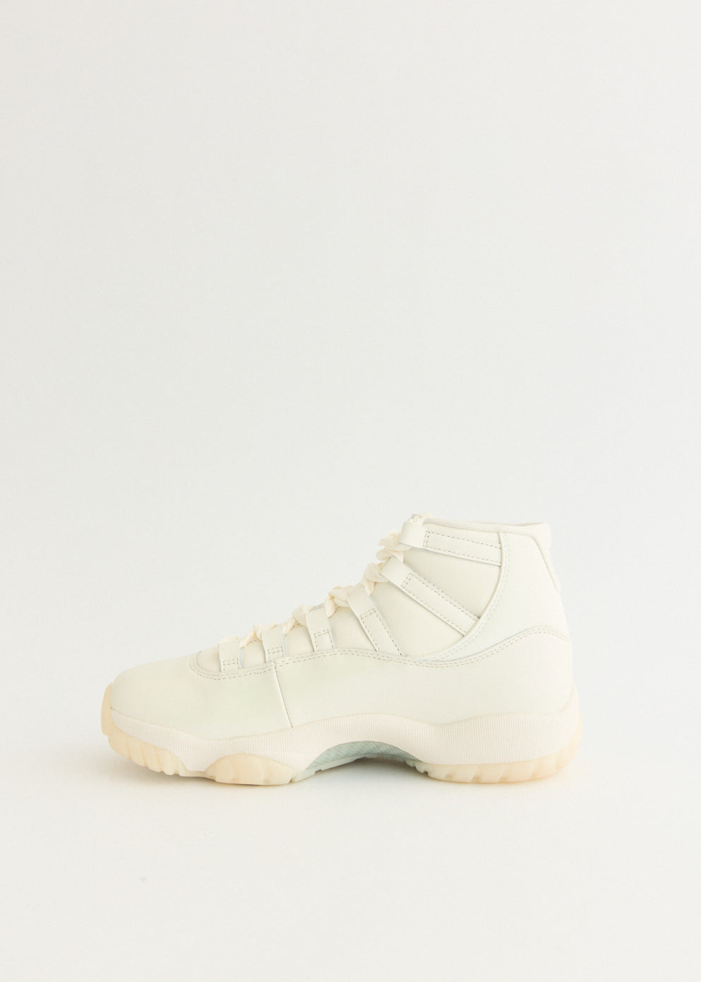 Women's Air Jordan 11 Retro 'Pearl' Sneakers