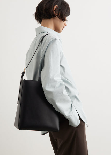 ハンドバッグ A.P.C. Black Leather Virginie Handbag A.P.C. VIRGINIE FLAP HANDBAG Black | BSTN Store