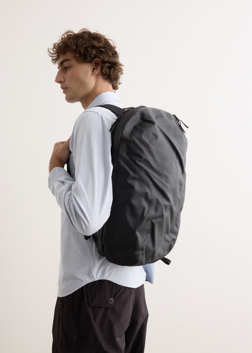 バッグ ARC'TERYX Veilance Nomin Pack Ash バッグ ARC'TERYX Veilance Nomin Pack Ash Arc'teryx Nomin Pack