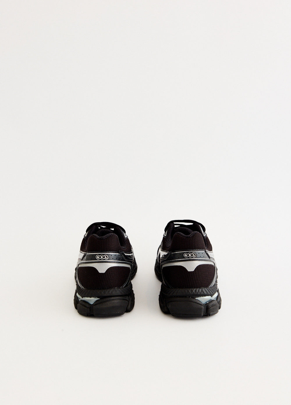 Gel-Cumulus 16 'Black' Sneakers