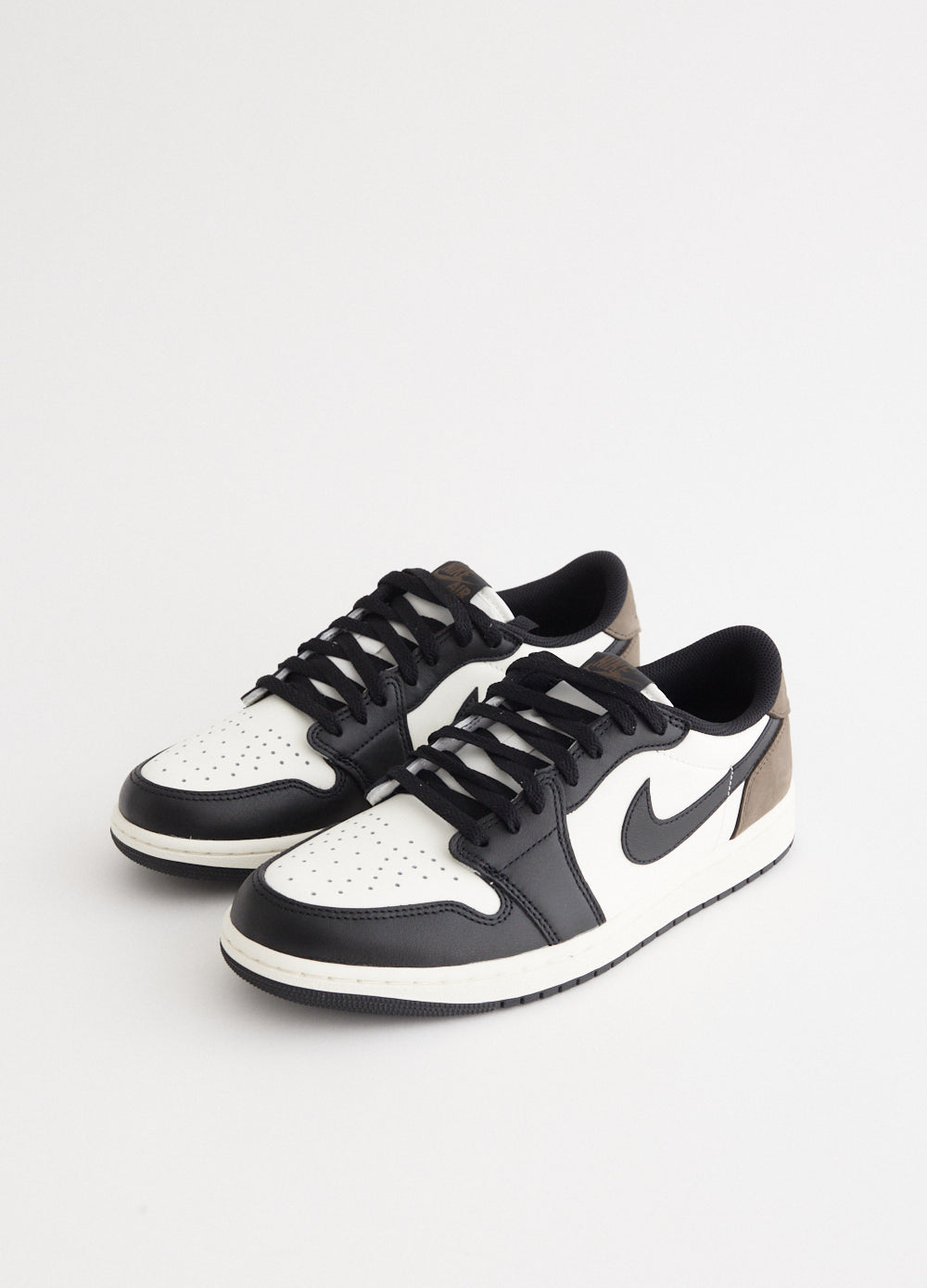 Air Jordan 1 Retro Low OG 'Mocha' Sneakers