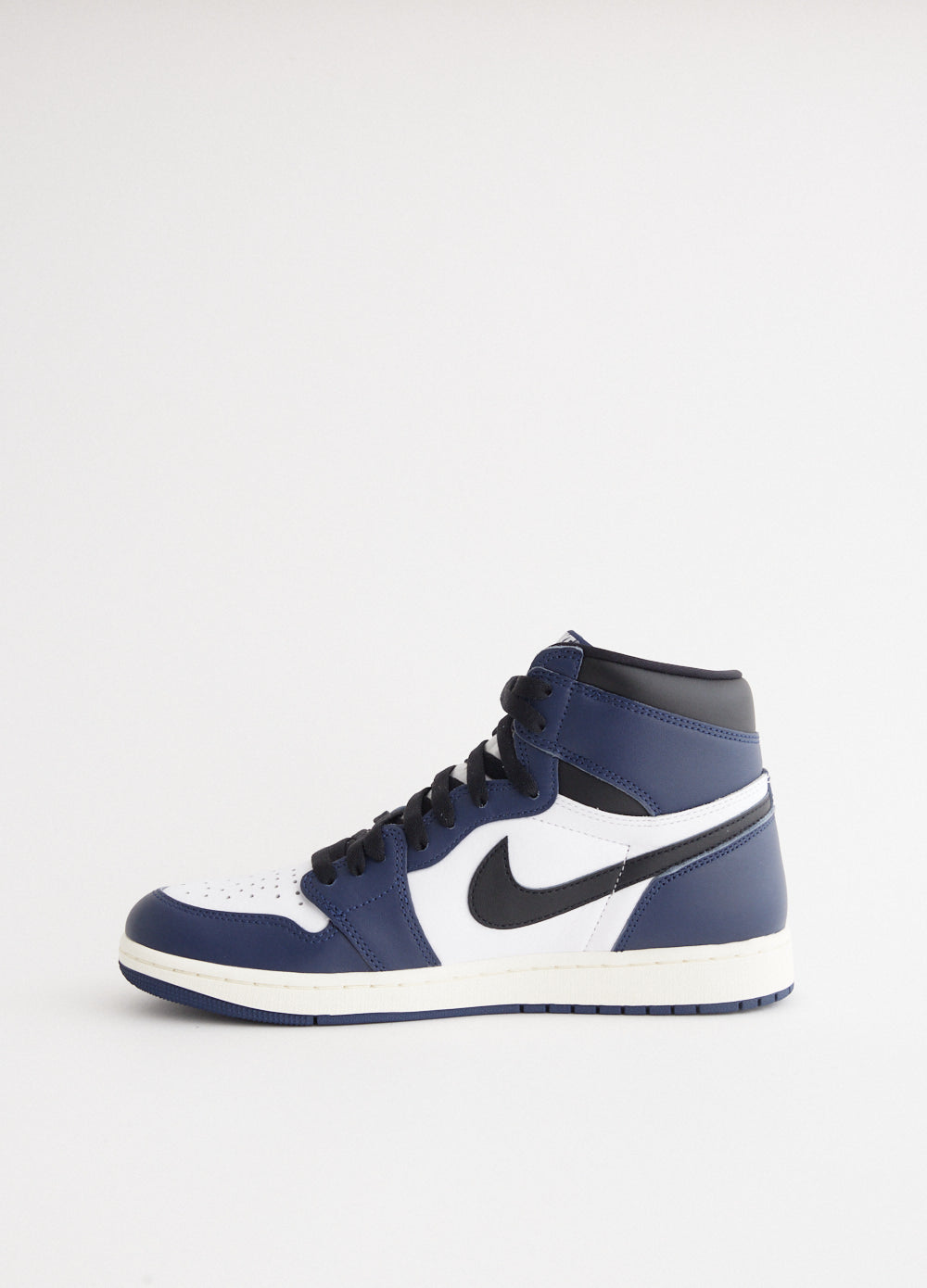 Air Jordan Retro High OG 'Midnight Navy' Sneakers