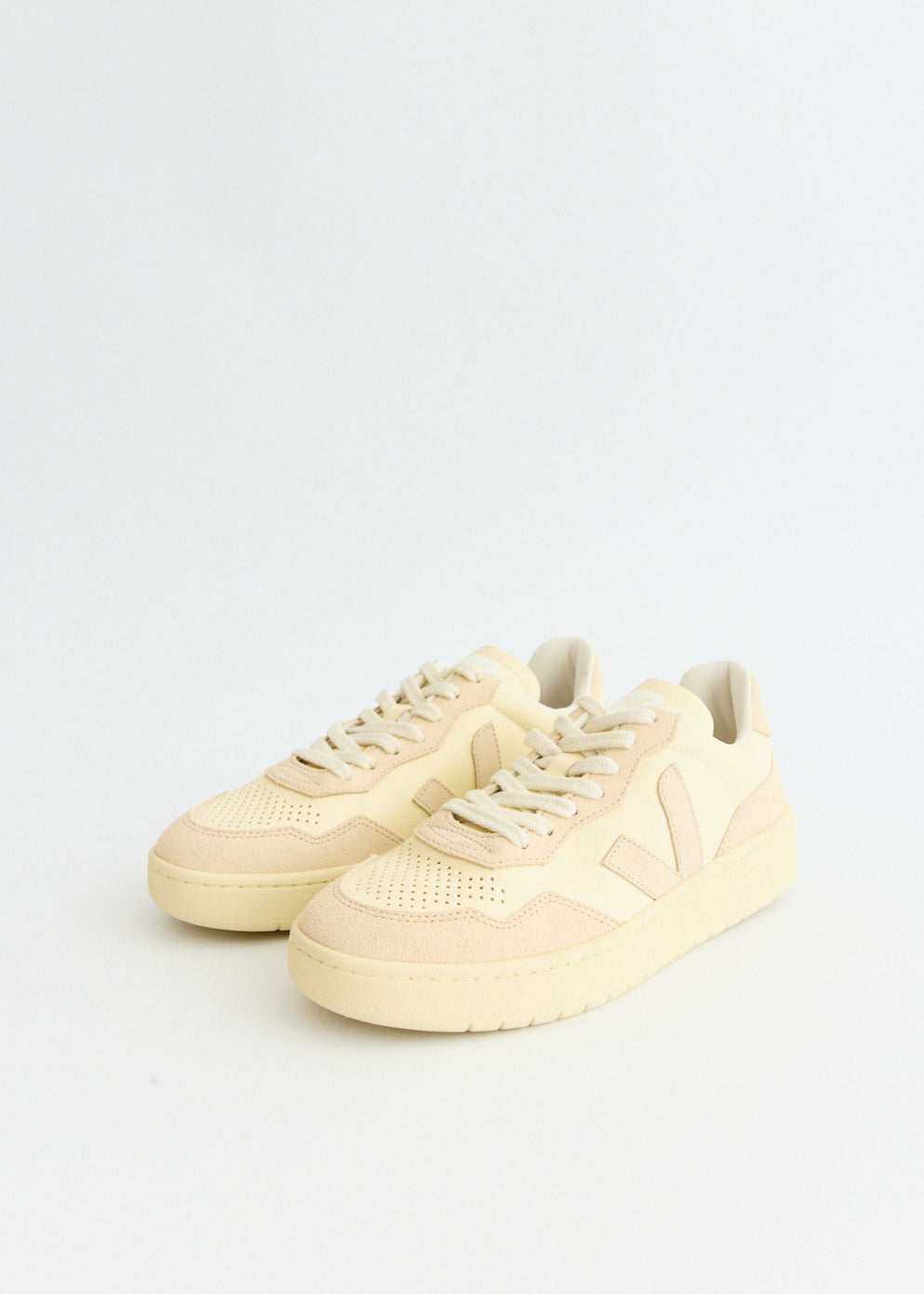 V-90 Sneakers