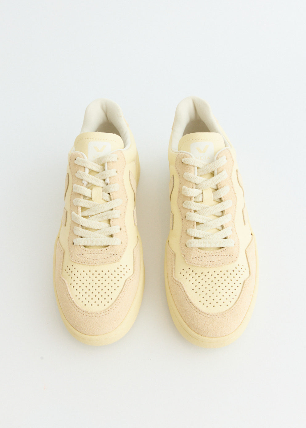 V-90 Sneakers
