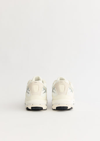 Wave Rider 10 'Snow White' Suede Sneakers