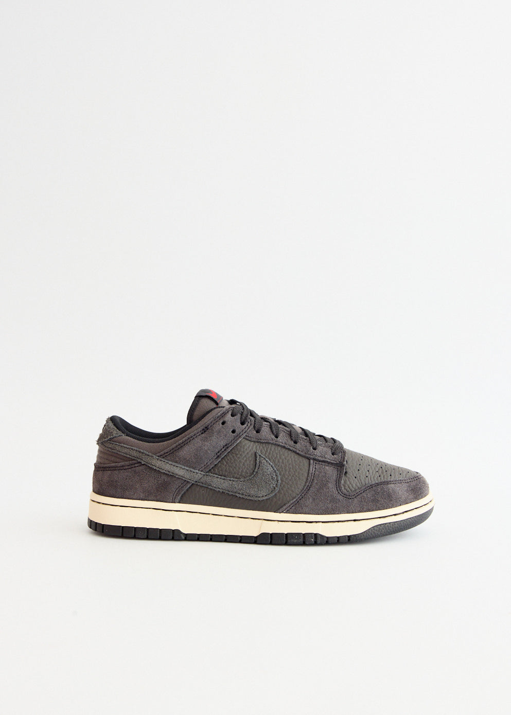 Dunk Low Retro 'Medium Ash Black' Sneakers