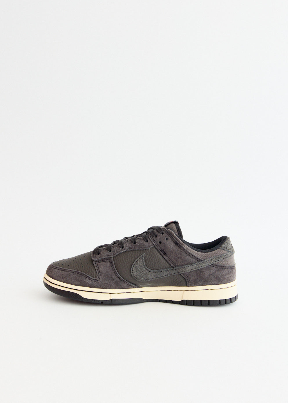Dunk Low Retro 'Medium Ash Black' Sneakers