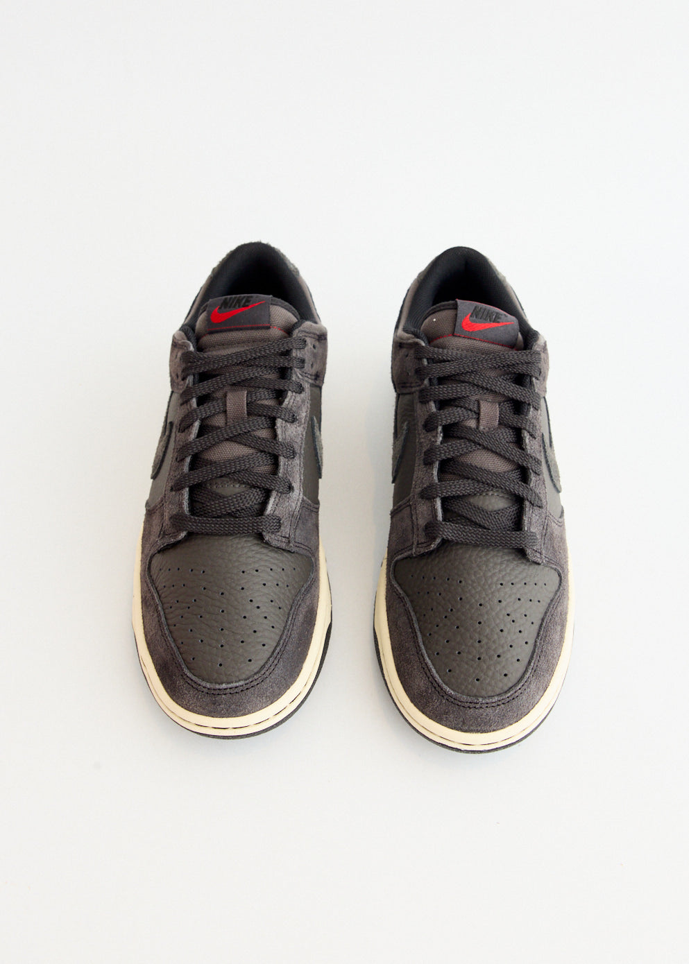 Dunk Low Retro 'Medium Ash Black' Sneakers