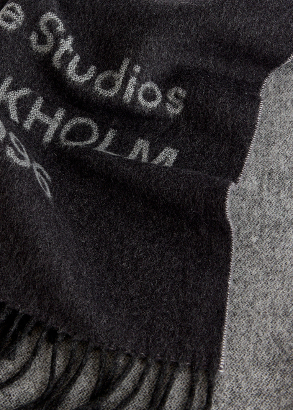 Logo Scarf