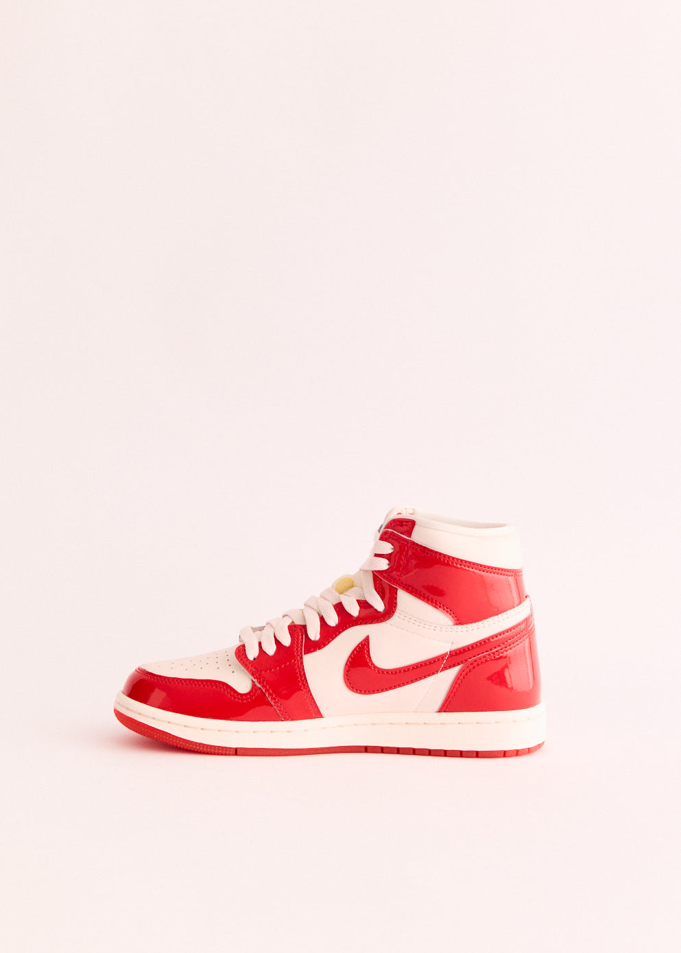 Air Jordan 1 Retro High OG 'University Red' Sneakers