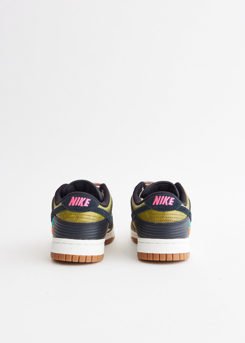 Women's Dunk Low 'Día De Muertos' Sneakers