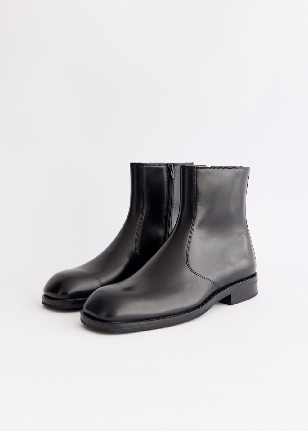 ZIPPED BOOTS
