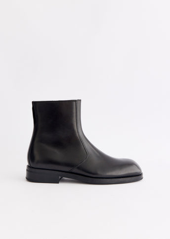 ZIPPED BOOTS