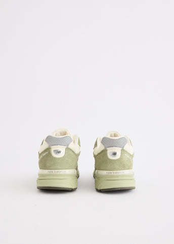 MADE in USA 990v4 'Olive Leaf' Sneakers