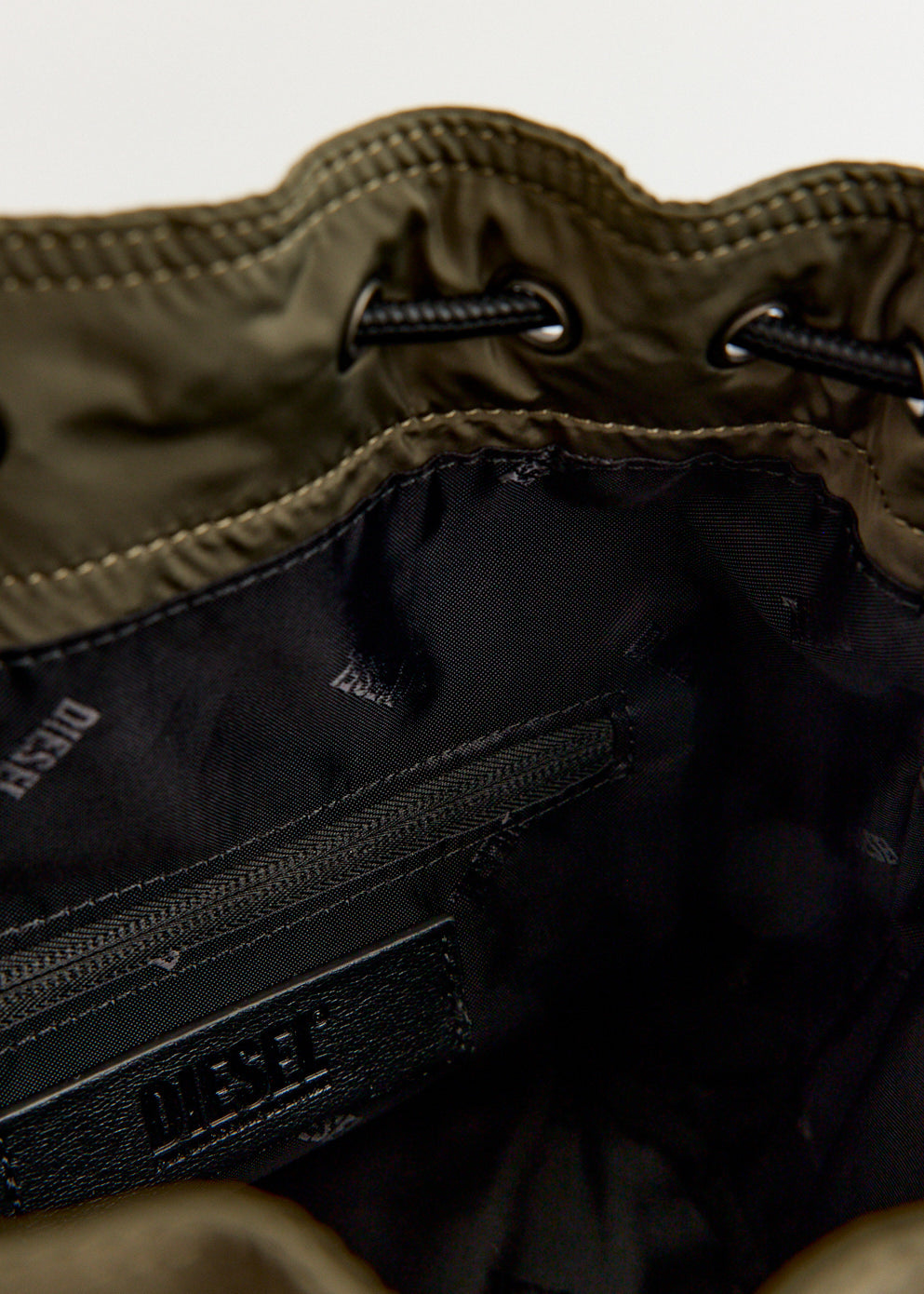 Multipocket Bucket Bag
