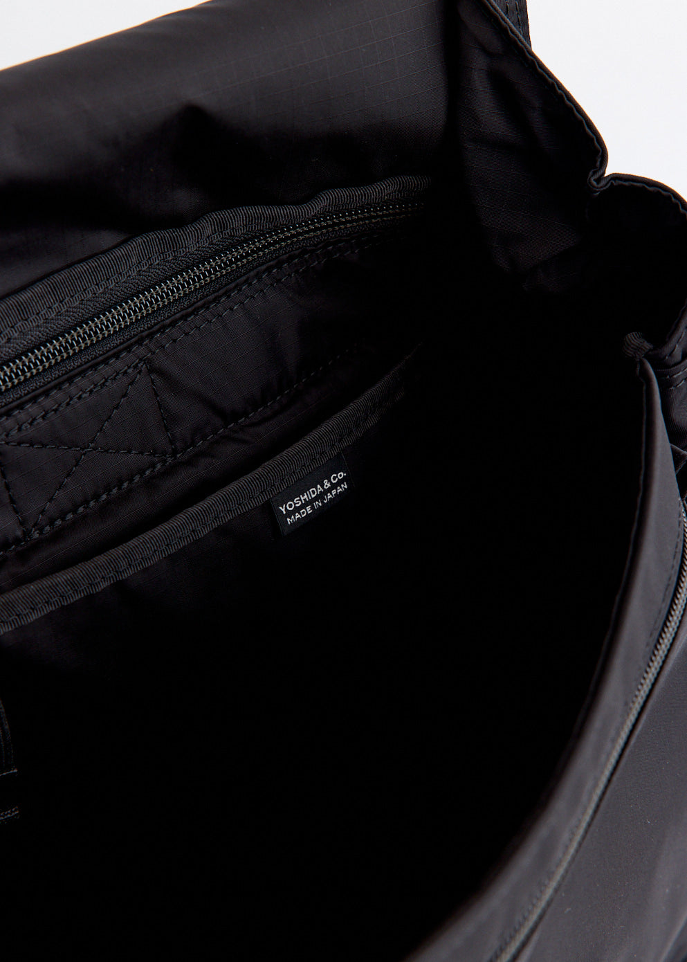 Ride Messenger Bag with Bicycle Chain