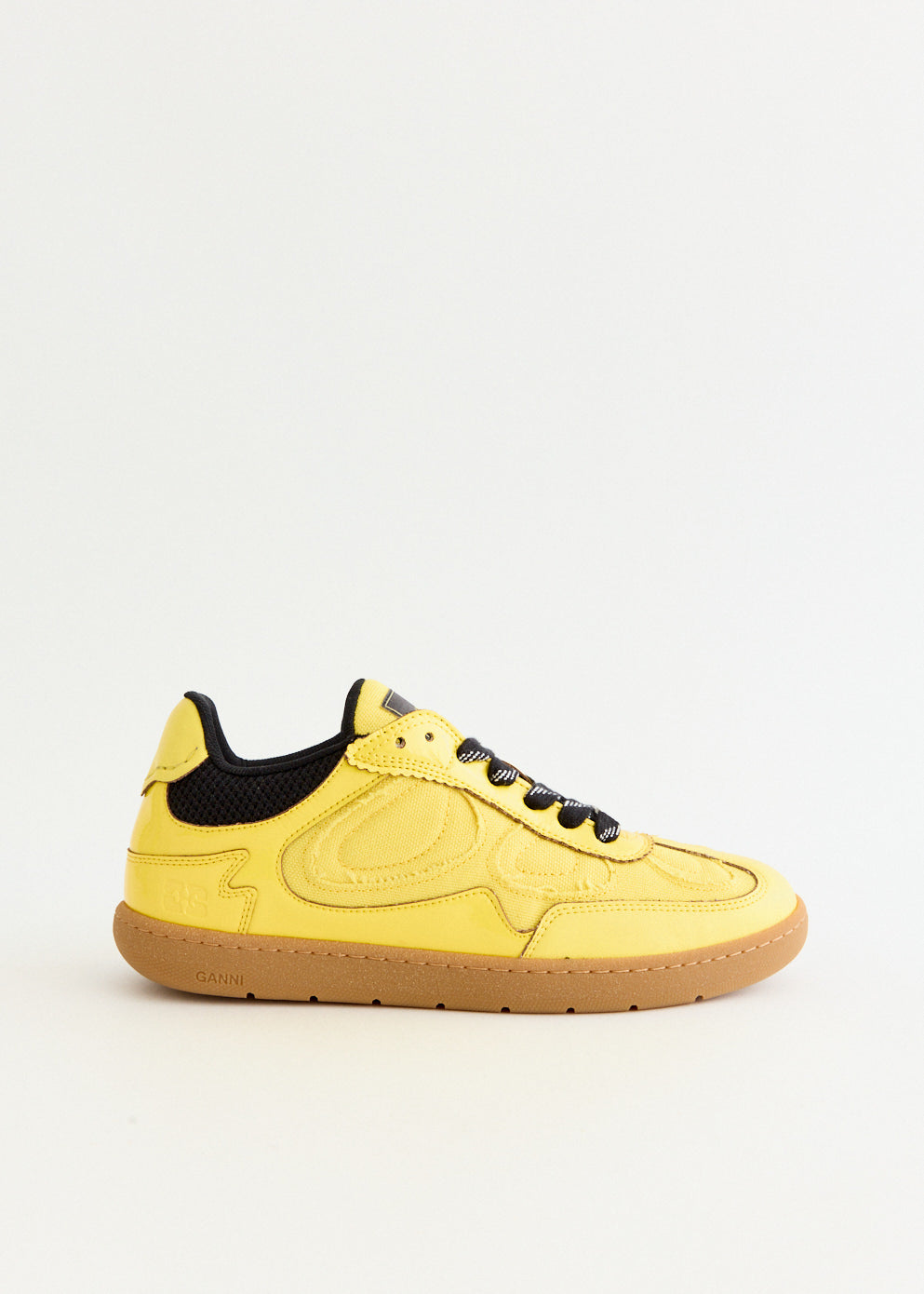 08 Sneakers
