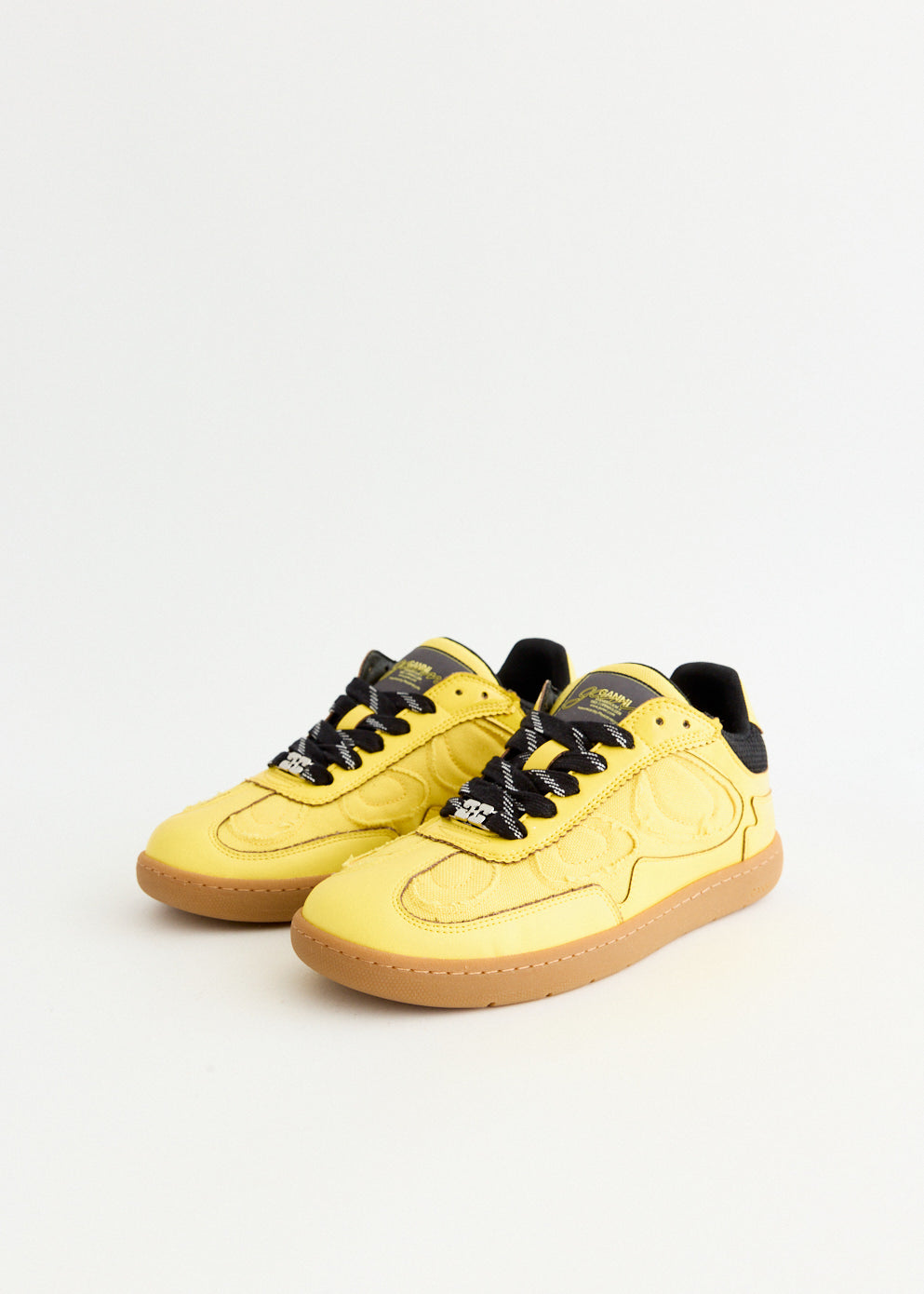 08 Sneakers