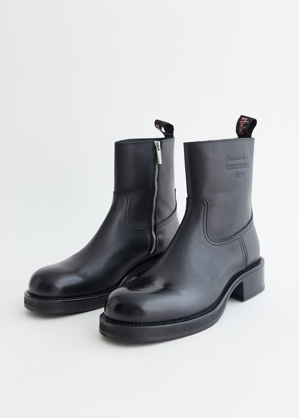 Besare Glossed Boots