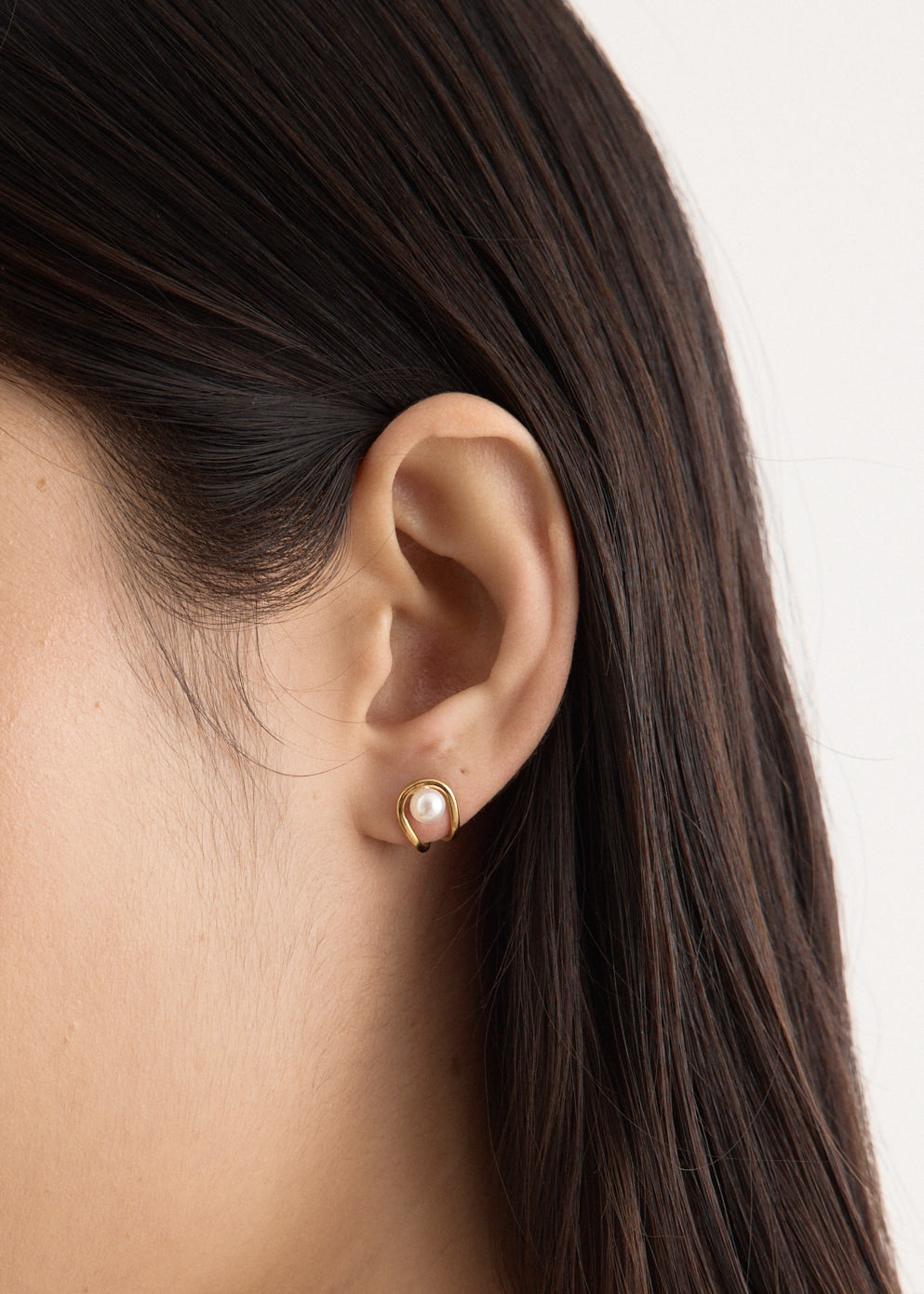 Palia Single Stud Earrings