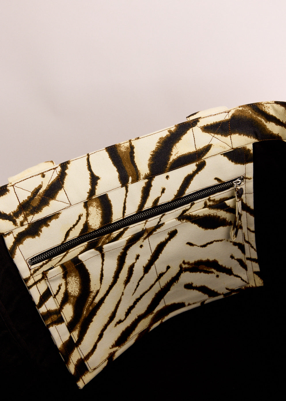 Shopper XXL Pocket Zebra Print Tote