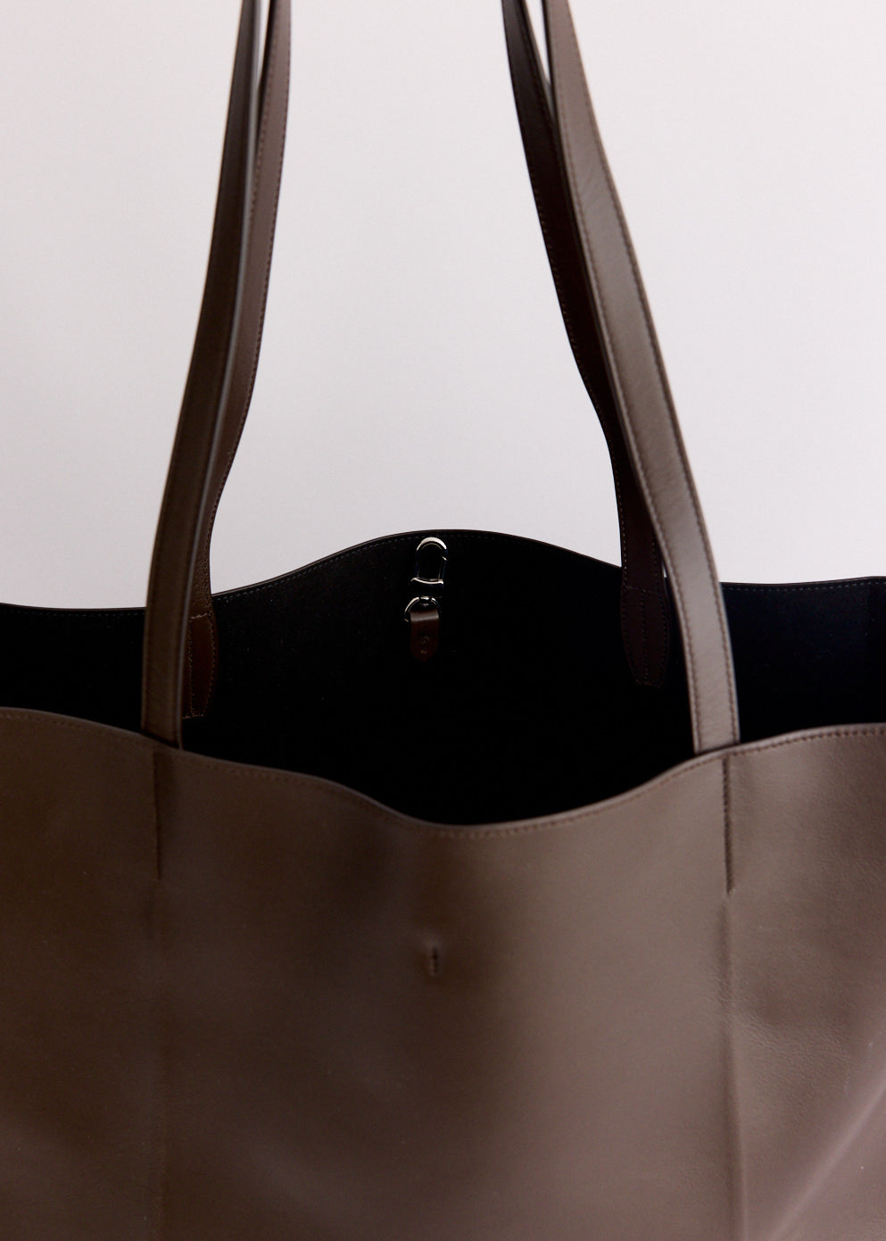 Roam Leather Tote
