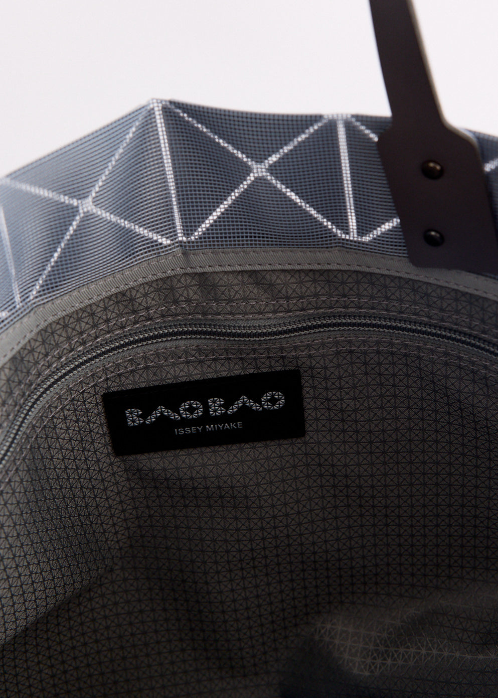 Lucent One-Tone 6 X 6 Bag