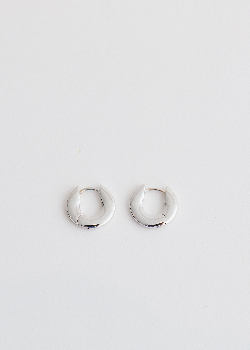 Side Point One Touch Earrings