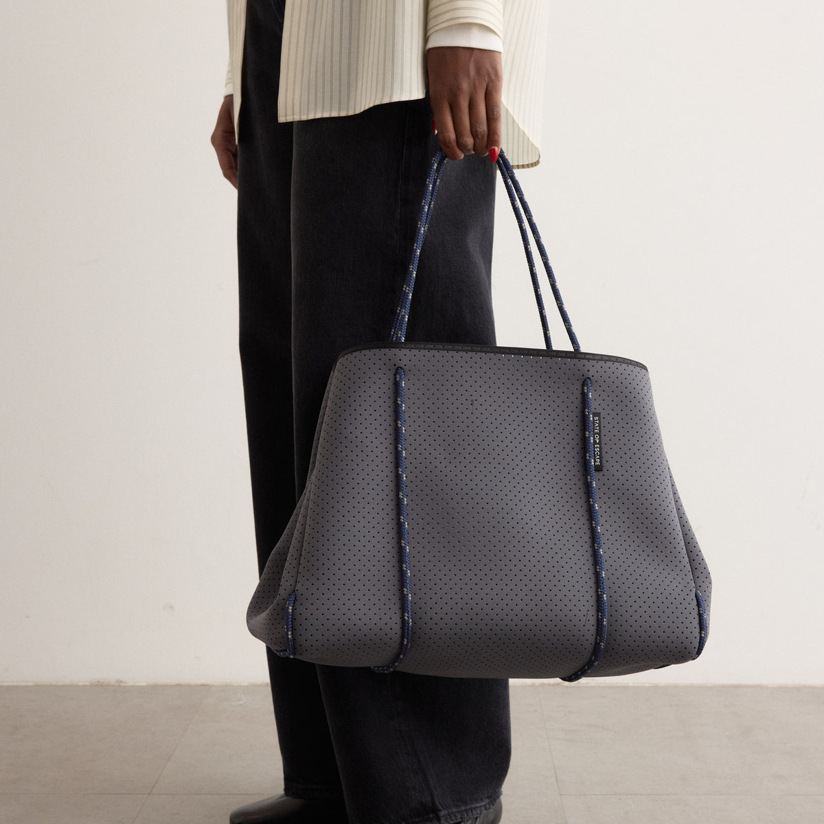 新品　Scoop and Escape Large Tote　navy 新品未開封 Scoop and Escape Large Tote navy Product Pick Of
