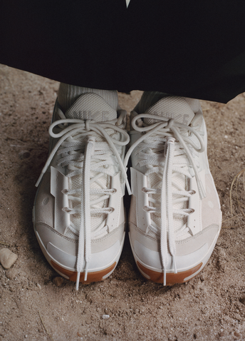 靴 sacai x Nike Zegamadome Summit White Nike Zegamadome SP sacai White - HQ8618-100 Raffles & Where