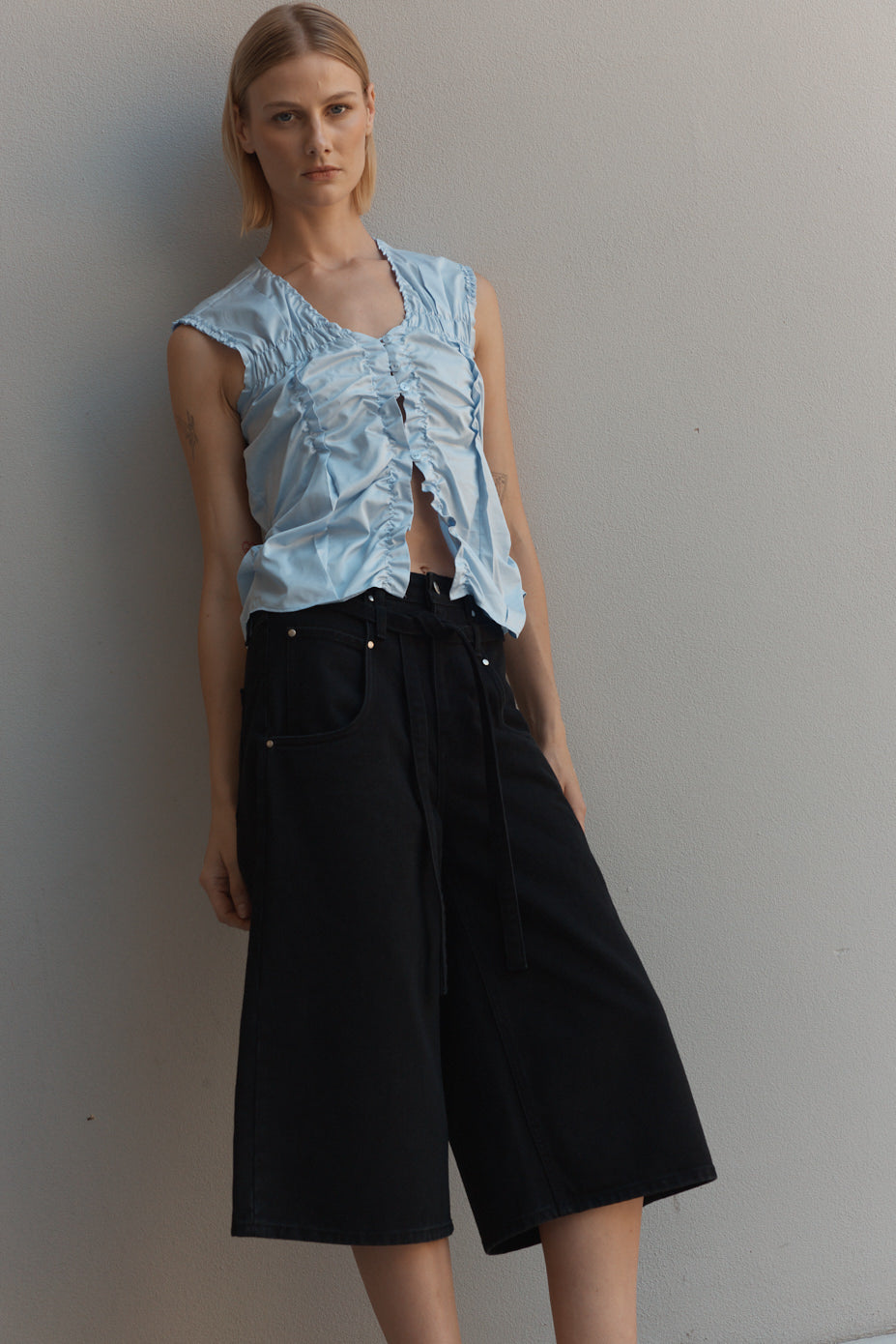 Incu Exclusive Wrinkle Sleeveless Shirt