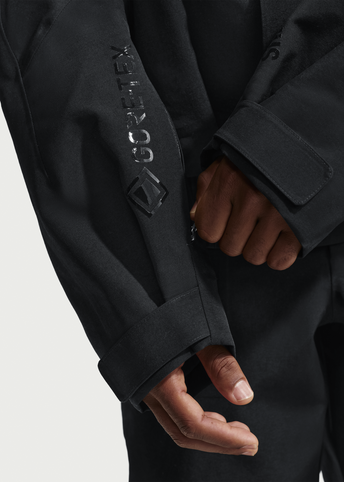 x Jacquemus GORE-TEX 2-in-1 Jacket
