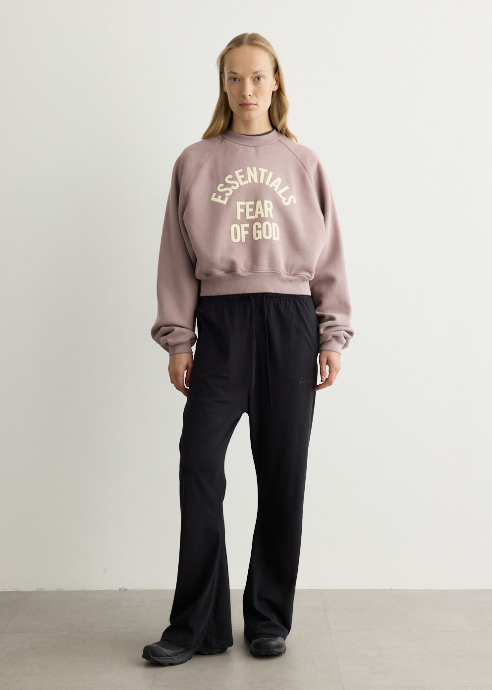 Campus 90's Cropped Raglan Crewneck