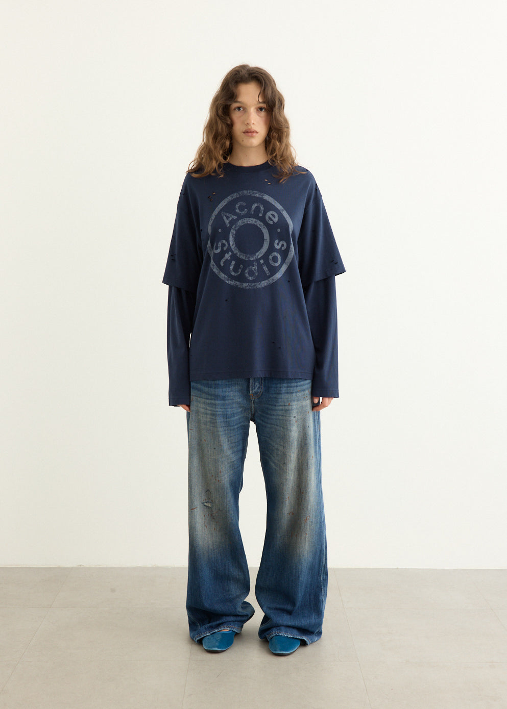 Eeve U Button Logo T-Shirt